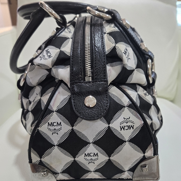 MCM BLACK AND GREY TOTE/HAND BAG-AUTHENTIC - Picture 8 of 16